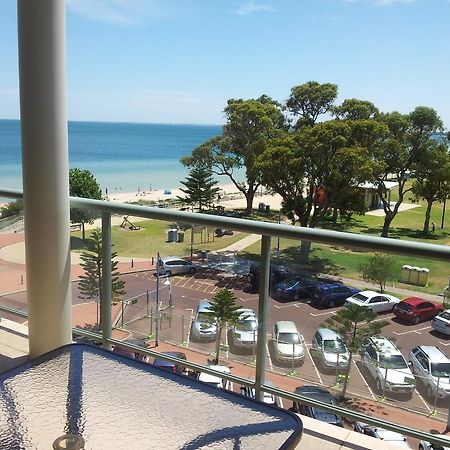 Boardwalk By The Beach Rockingham Esterno foto