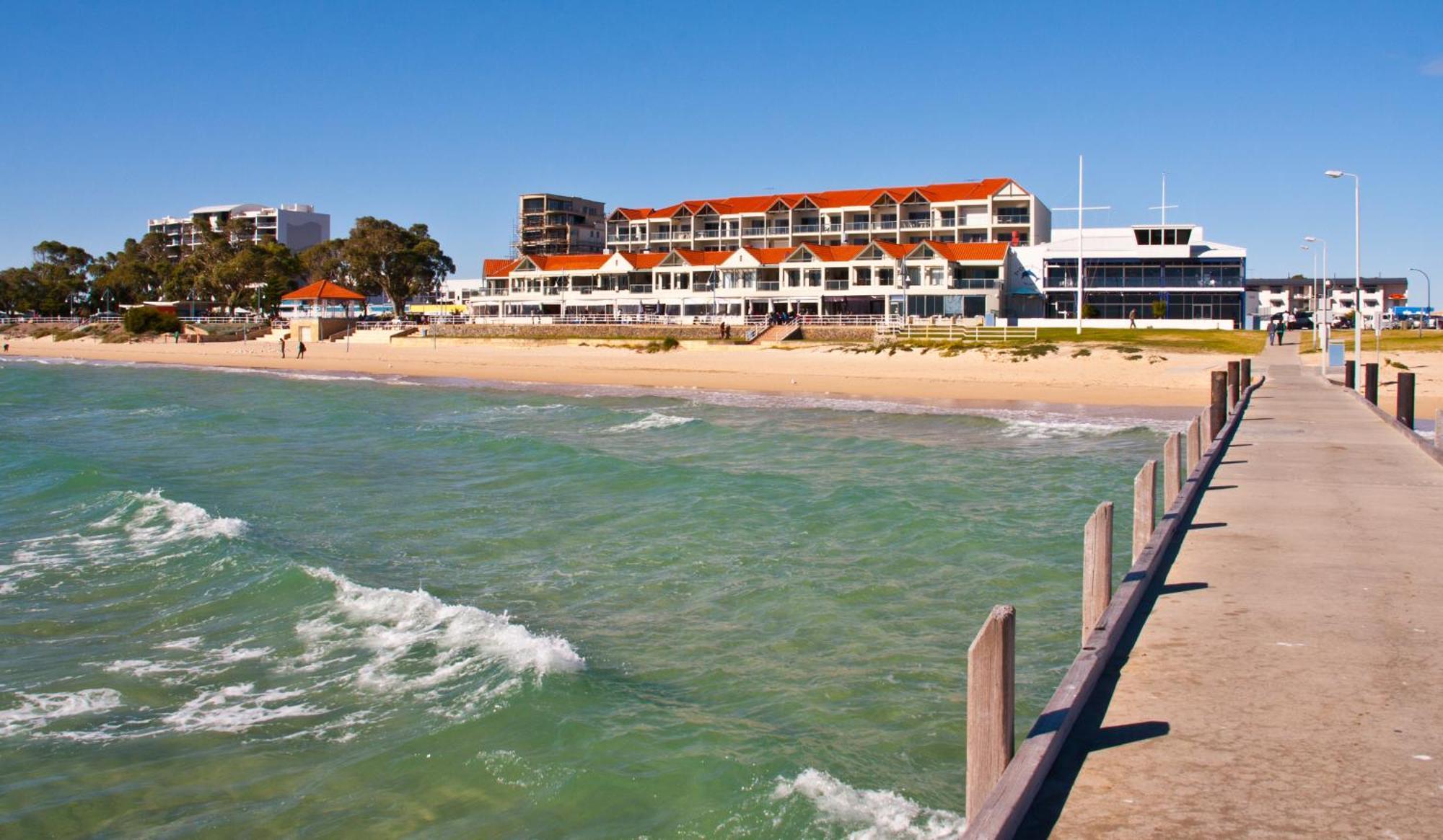 Boardwalk By The Beach Rockingham Esterno foto